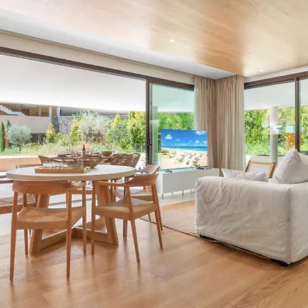 Vivi Homes - Brinkmann - Modern - Plunge Pool - Terrace Fuengirola
