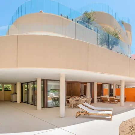 Vivi Homes - Brinkmann - Modern - Plunge Pool - Terrace *